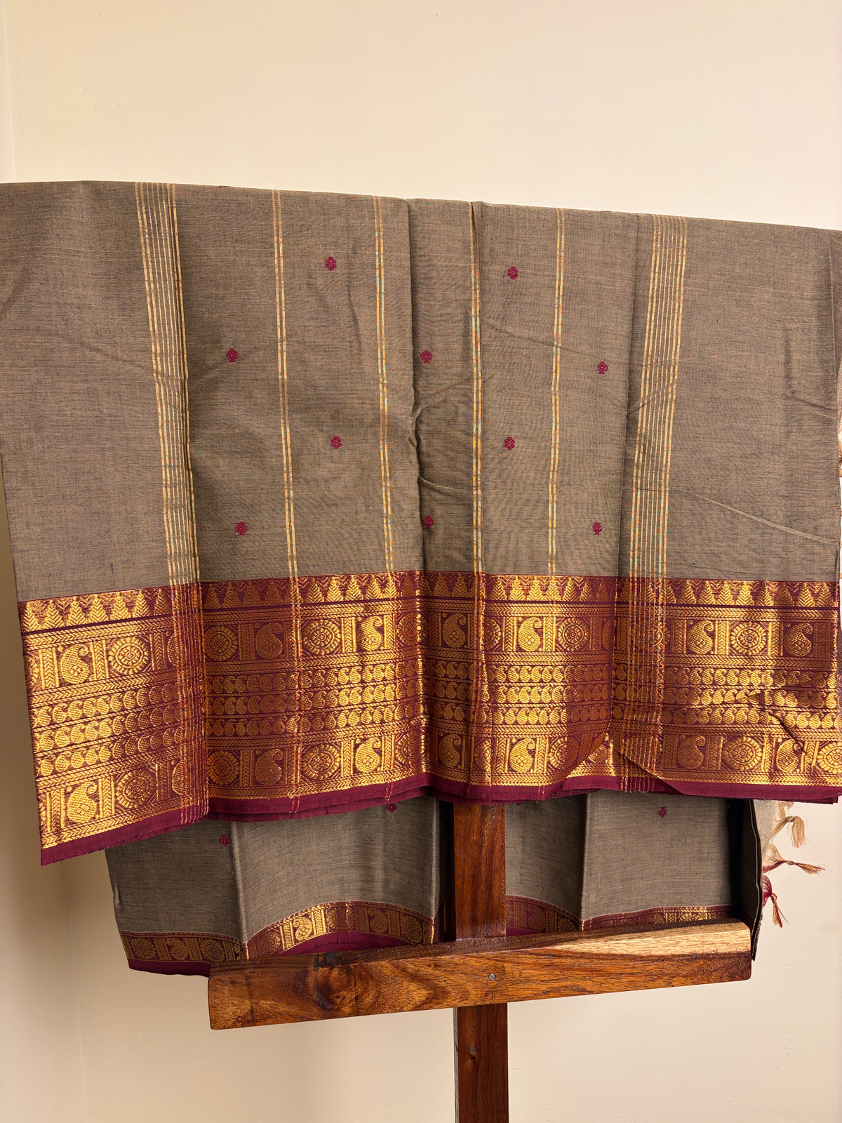 Kanchi - Grey & Maroon