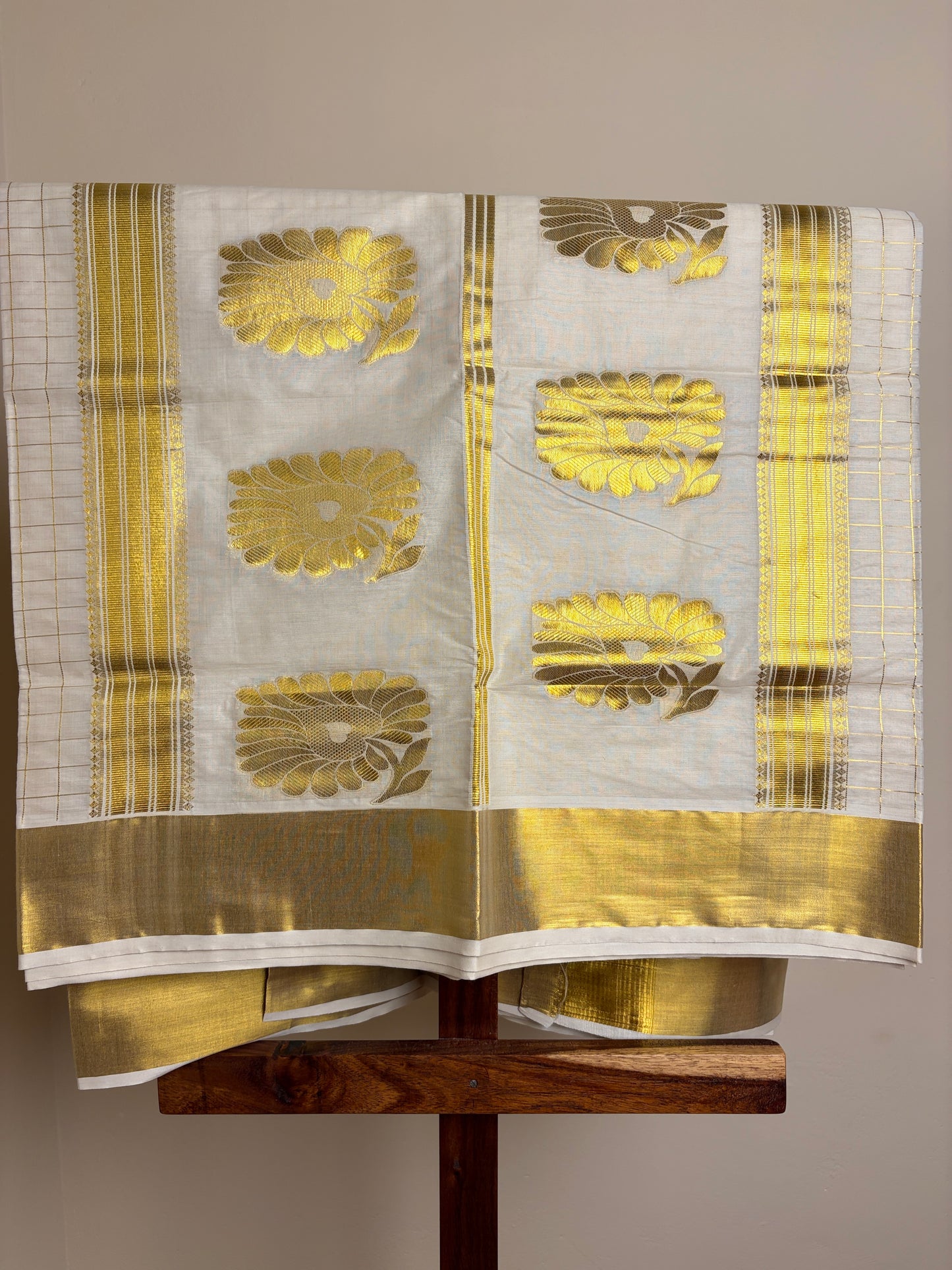 Set Saree - Golden Kasavu
