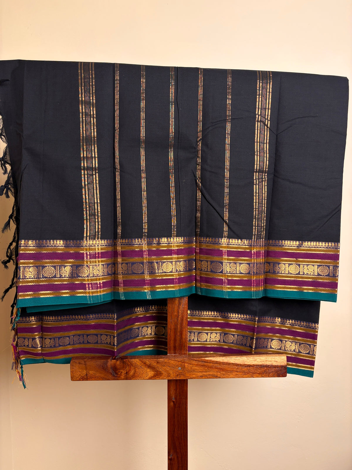 Kanchi - Black