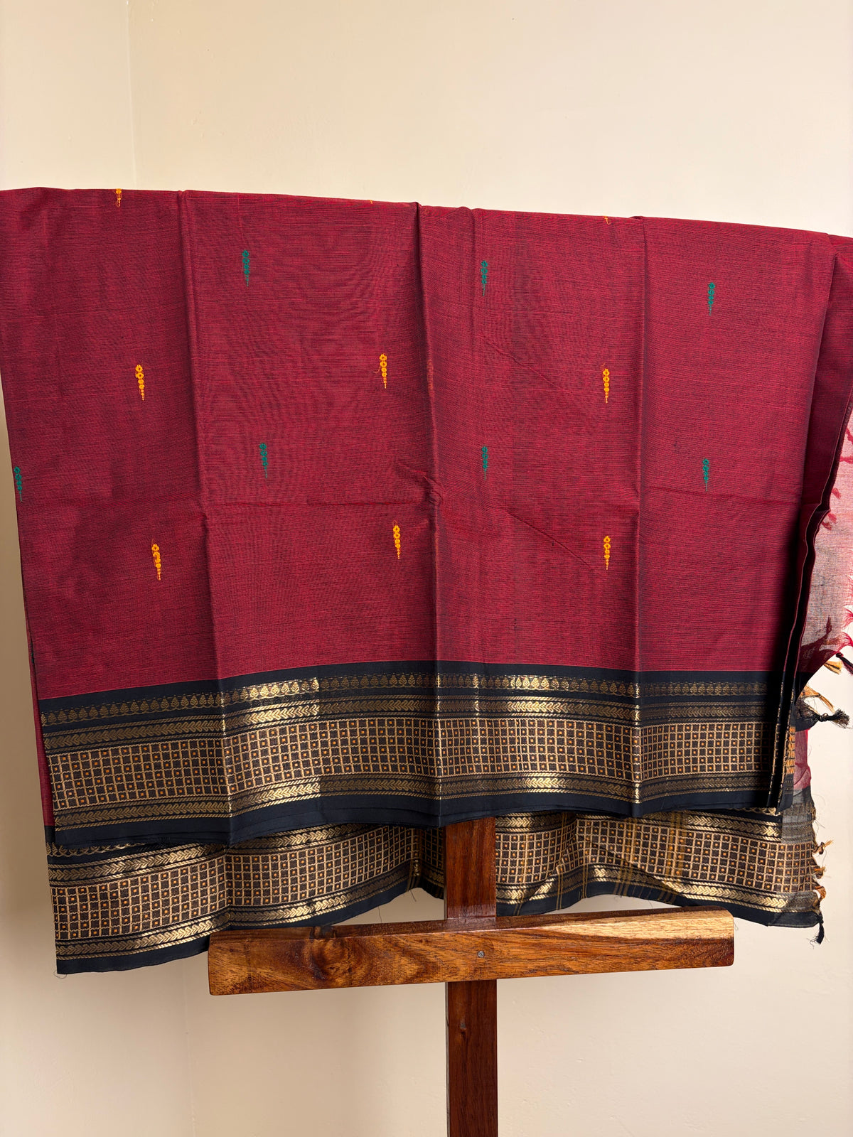 Kanchi - Deep Red & Black