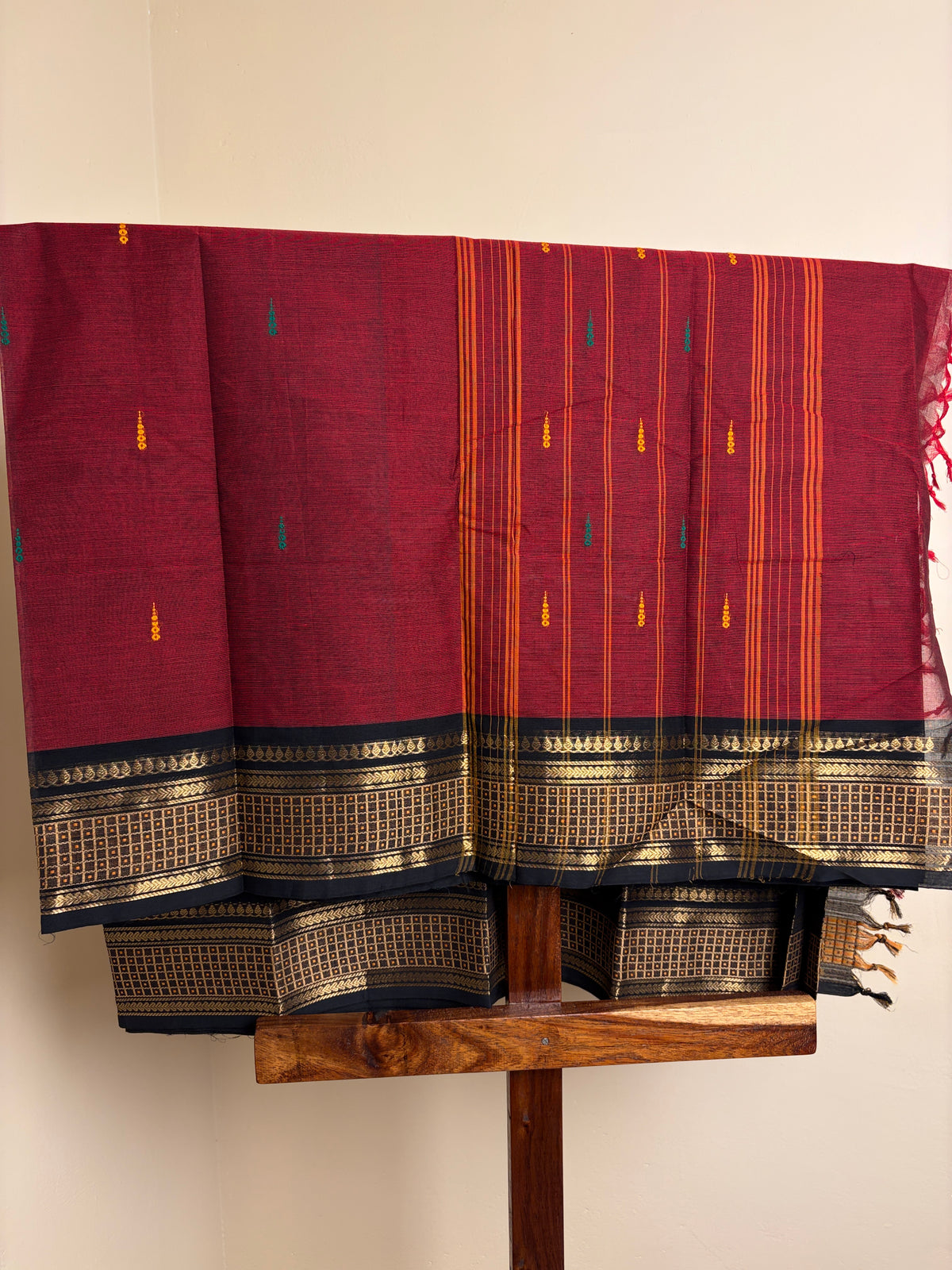 Kanchi - Deep Red & Black