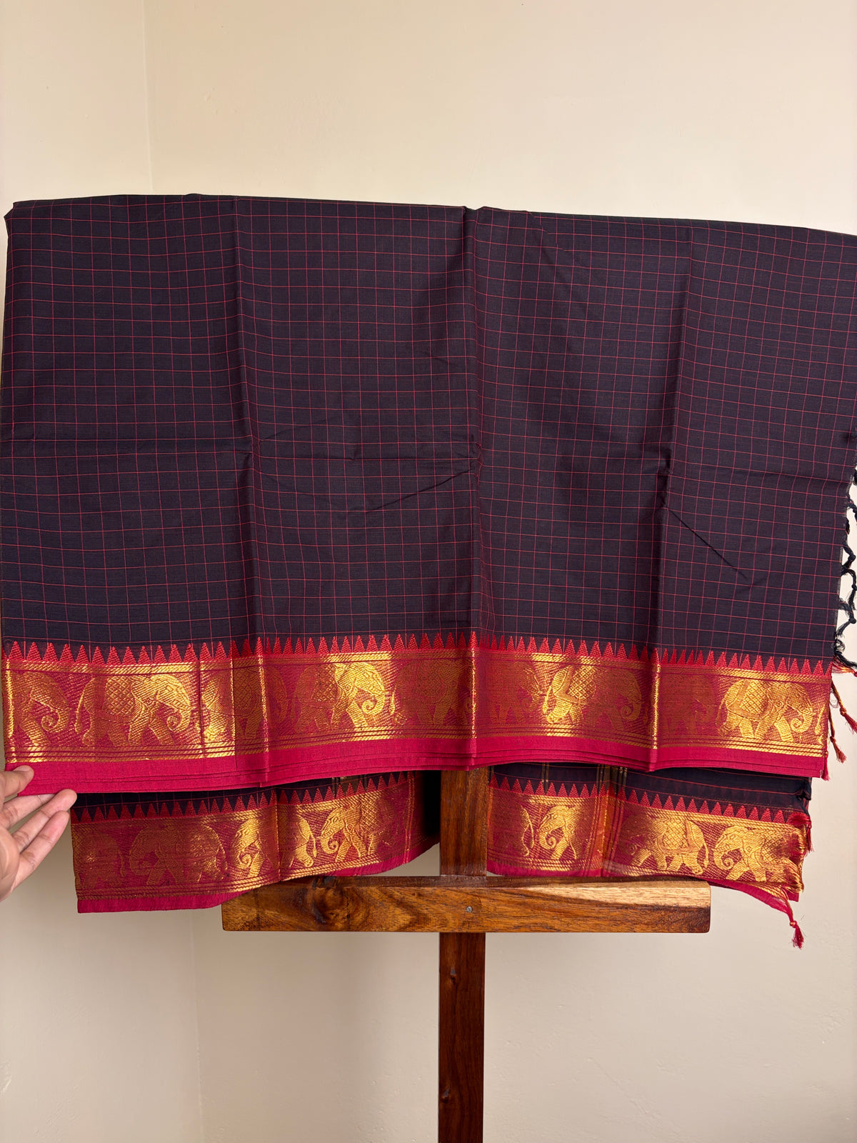 Kanchi - Black & Red checks