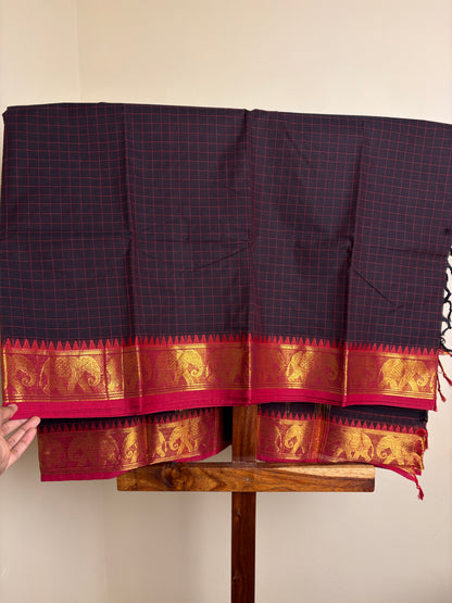 Kanchi - Black & Red checks