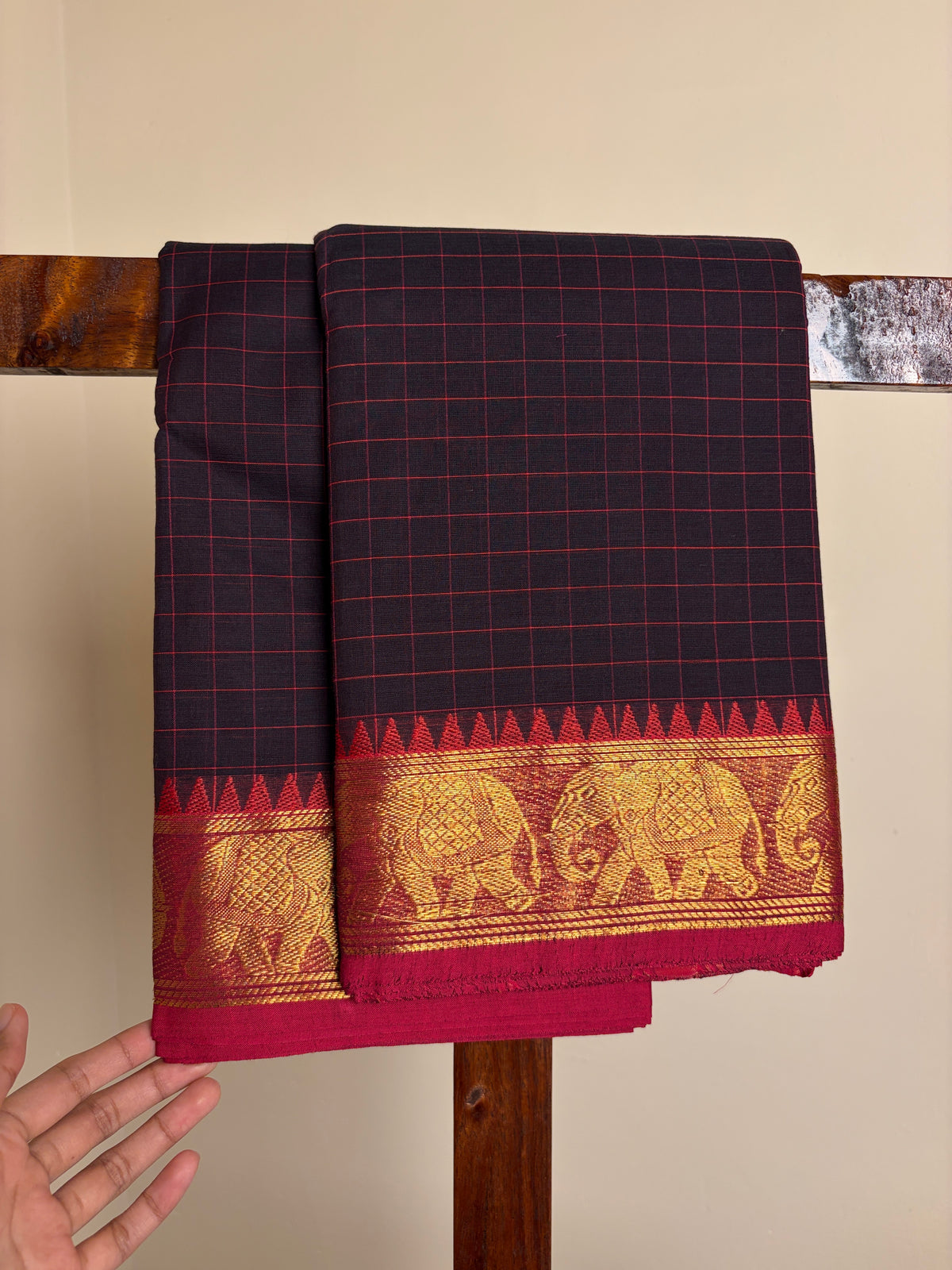 Kanchi - Black & Red checks